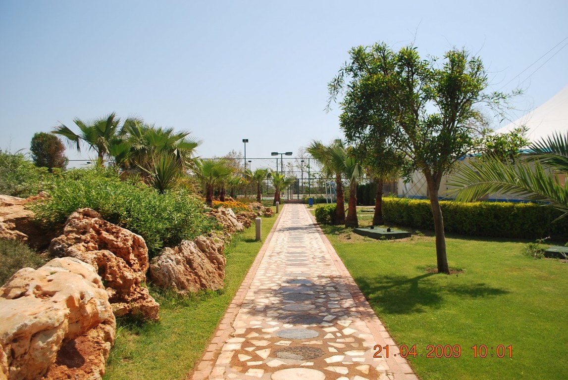 imagini hotel TITANIC LARA